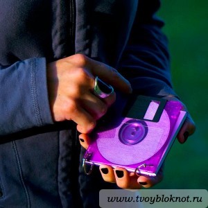 purple_diskette_notebook_03